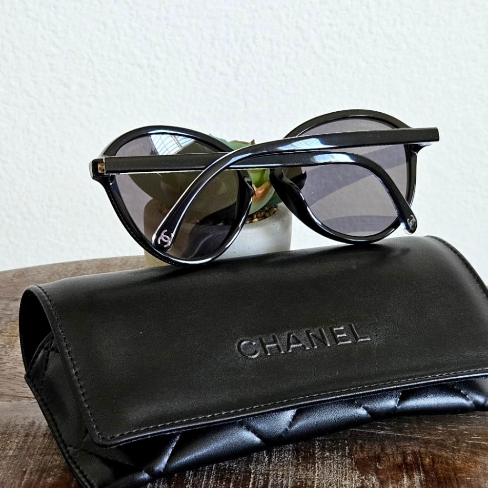 CHANEL sunglasses